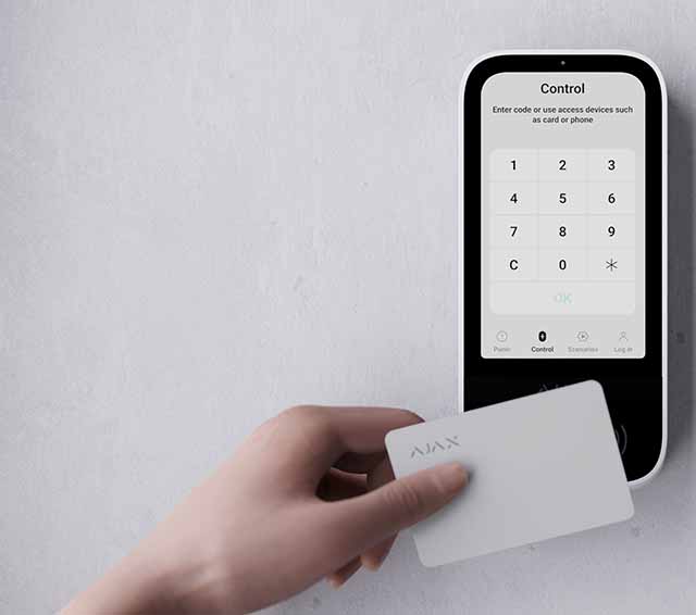 Ajax Keypad Touchscreen - Aktiverra med pass eller tag